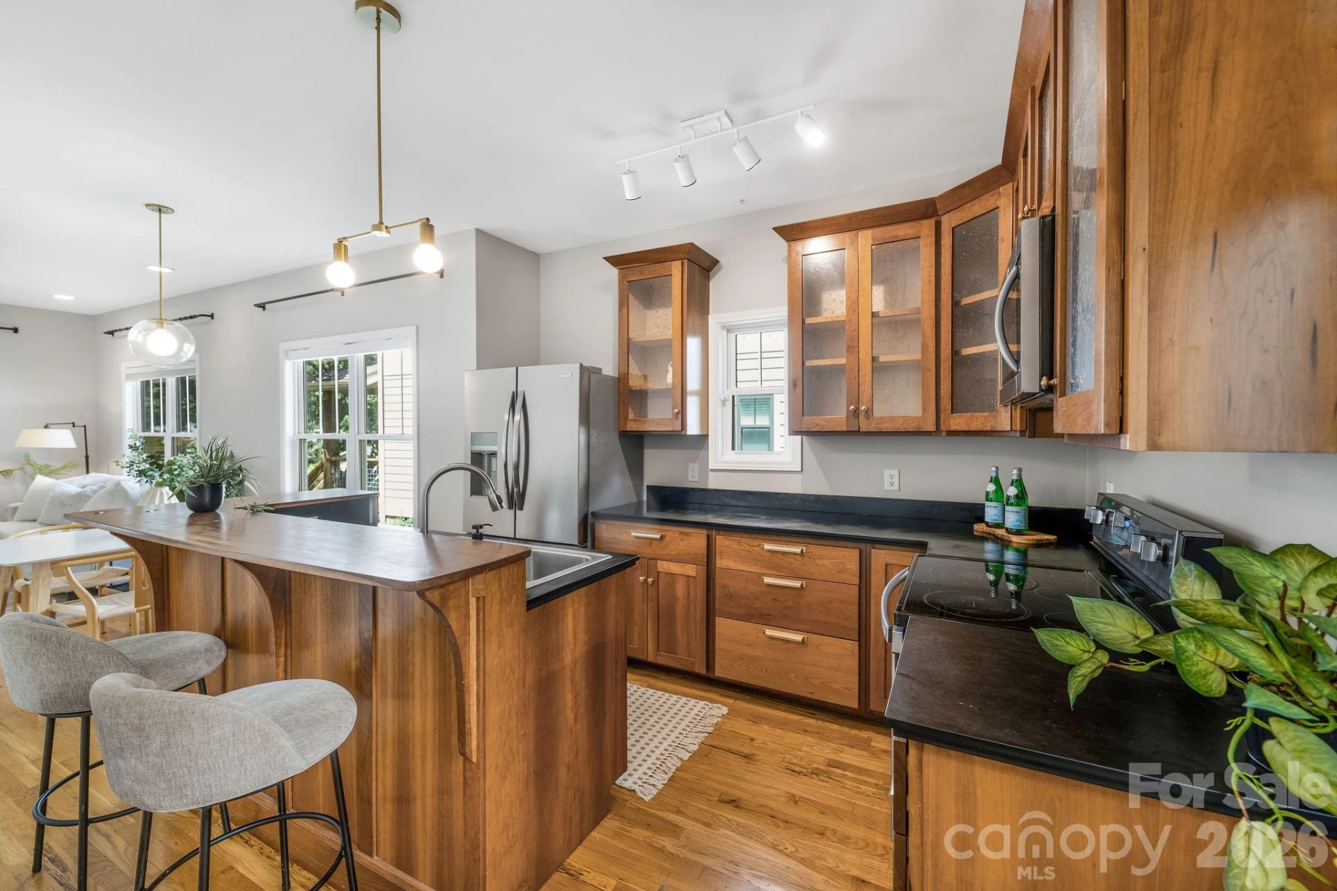 92 Martin Avenue - Photo 3