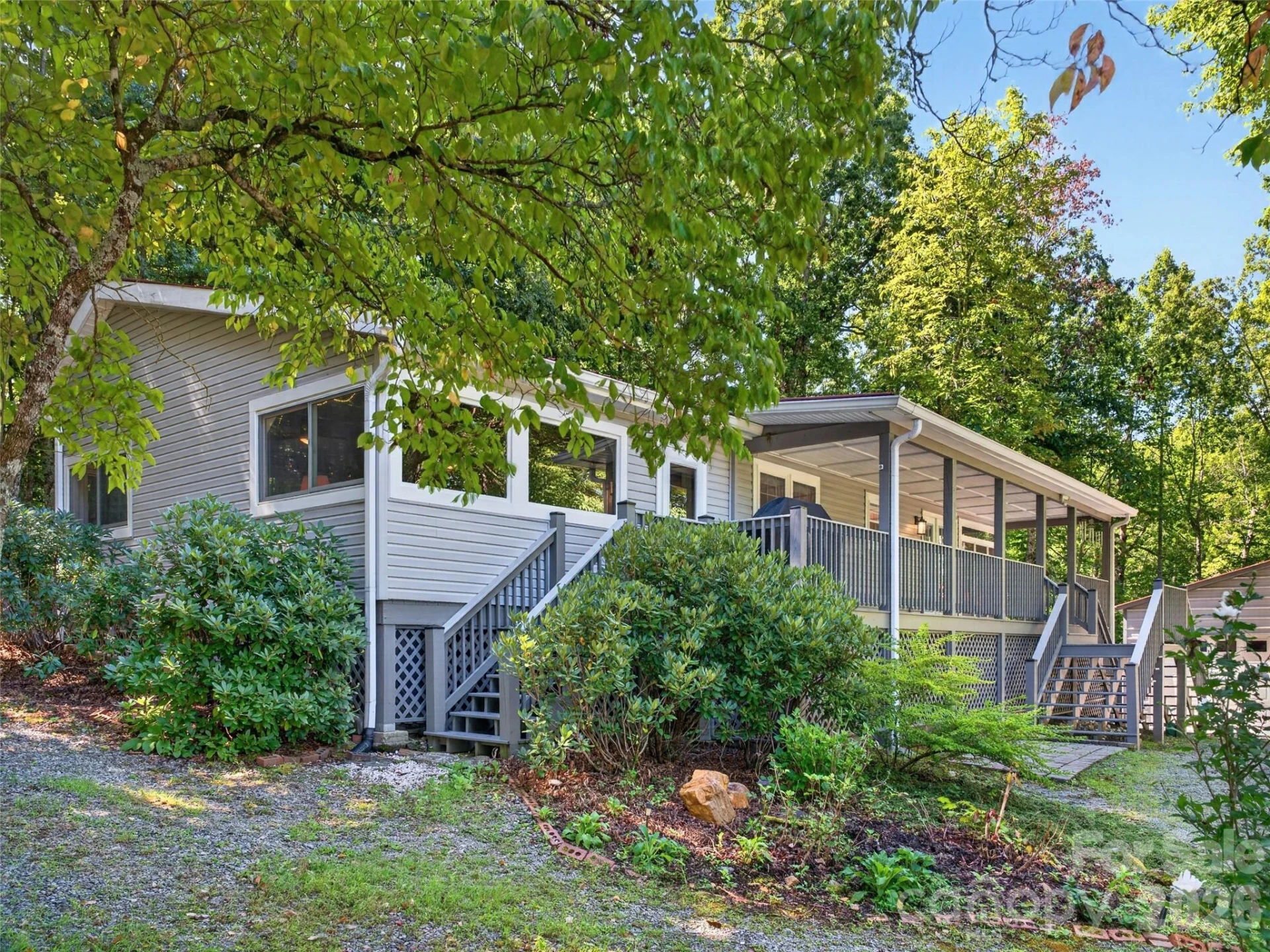 1900 Solomon Jones Road - Photo 3