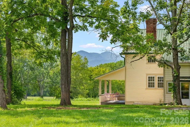 250 Justice Ridge Road, Candler, NC, 28715