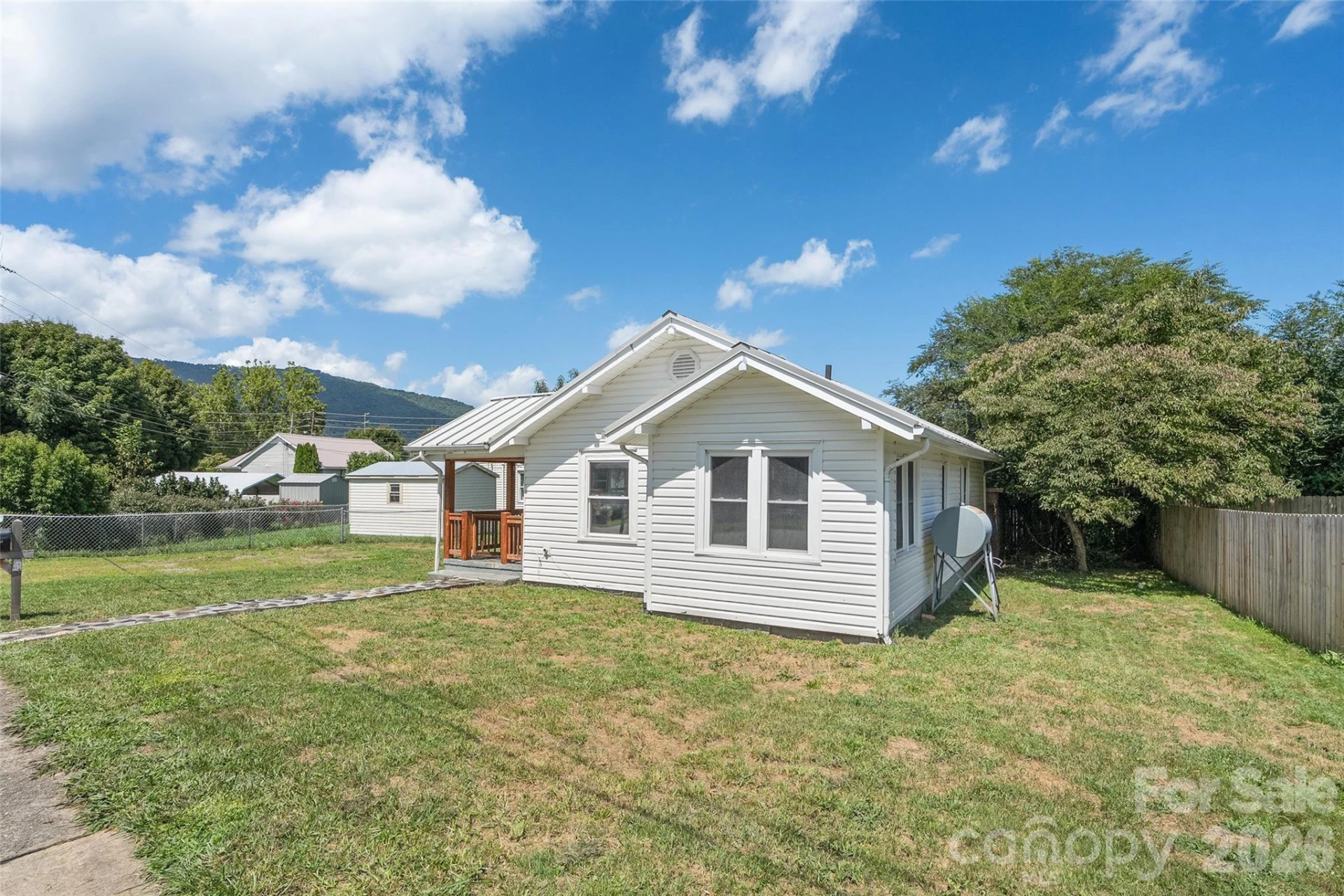 417 Riverbend Street - Photo 4