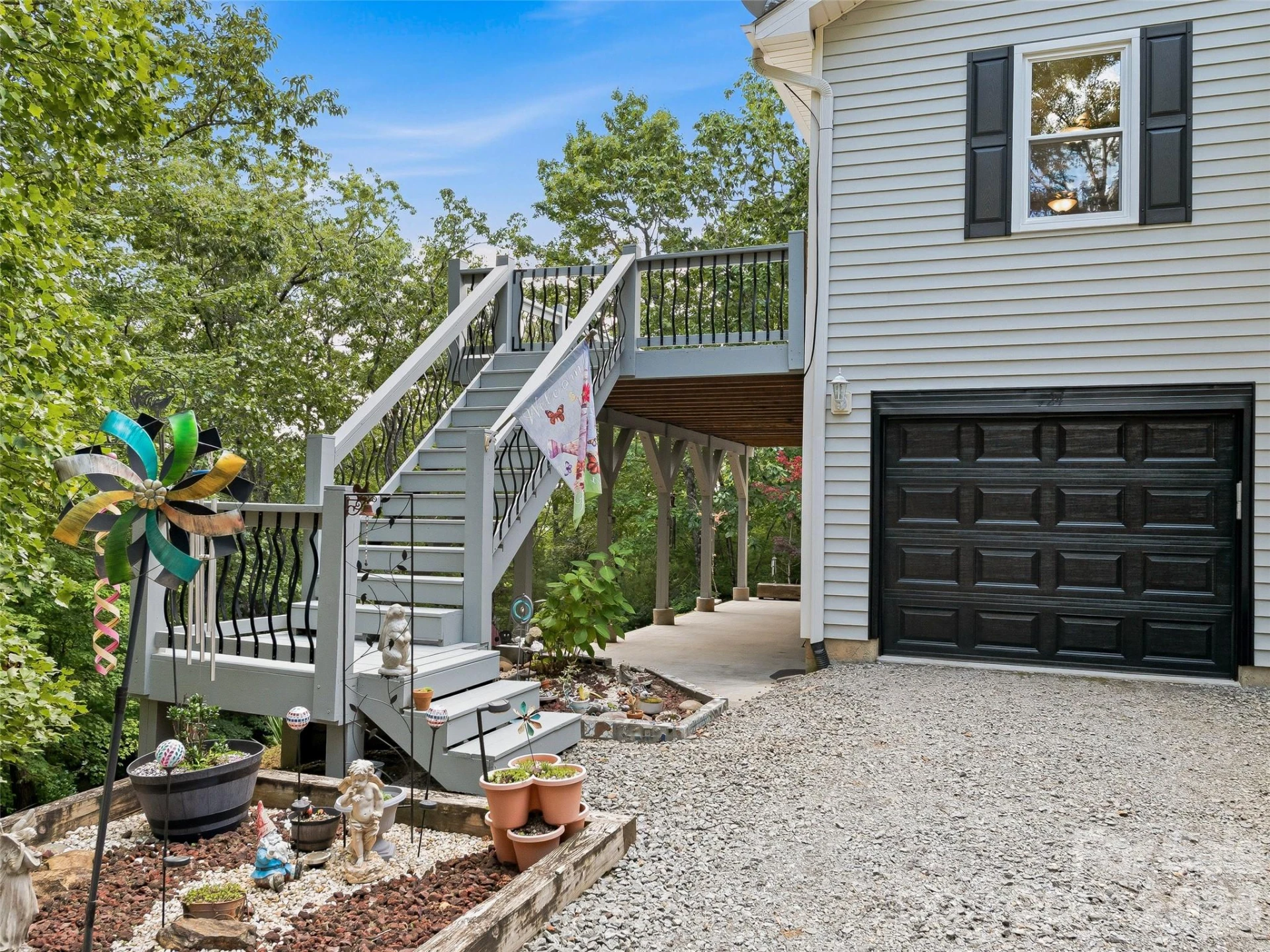 524 Lookout Drive - Photo 2