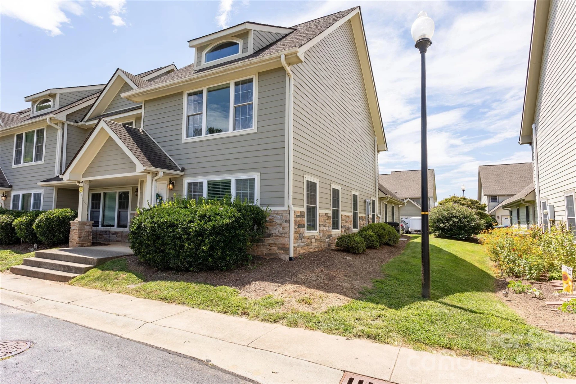 14 Rotunda Circle - Photo 4