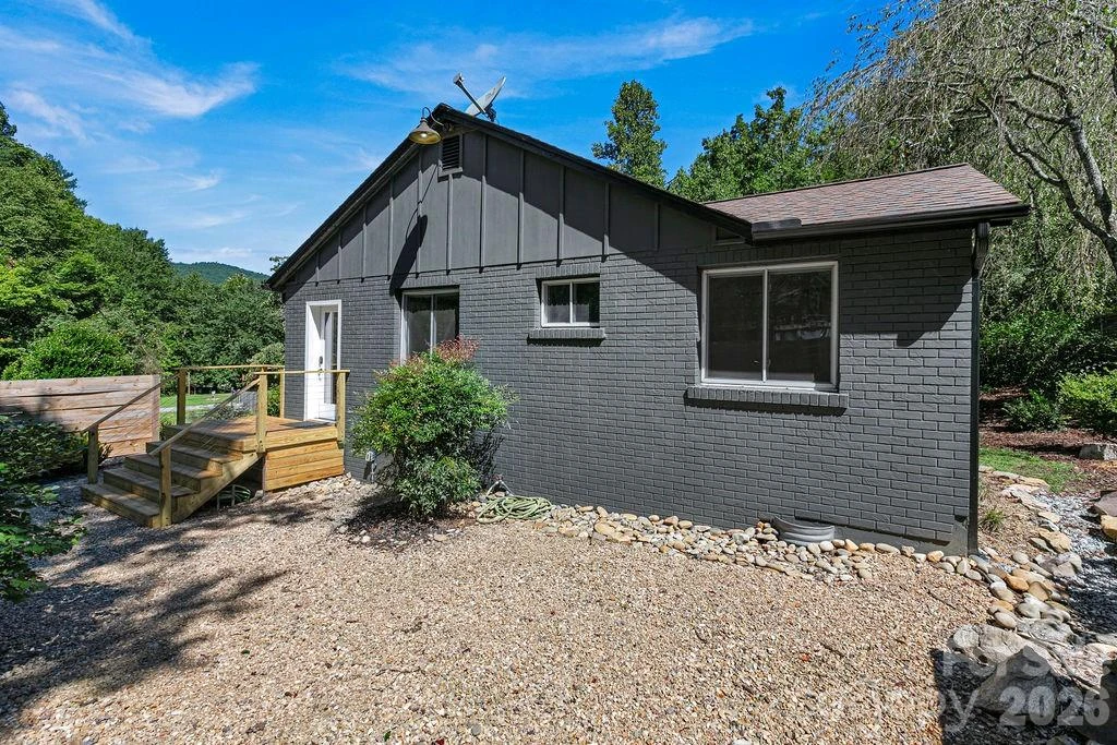 354 King Road - Photo 3