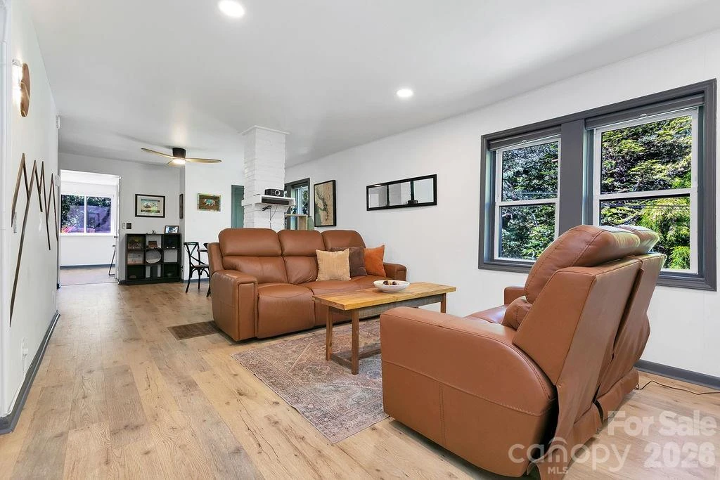 354 King Road - Photo 9