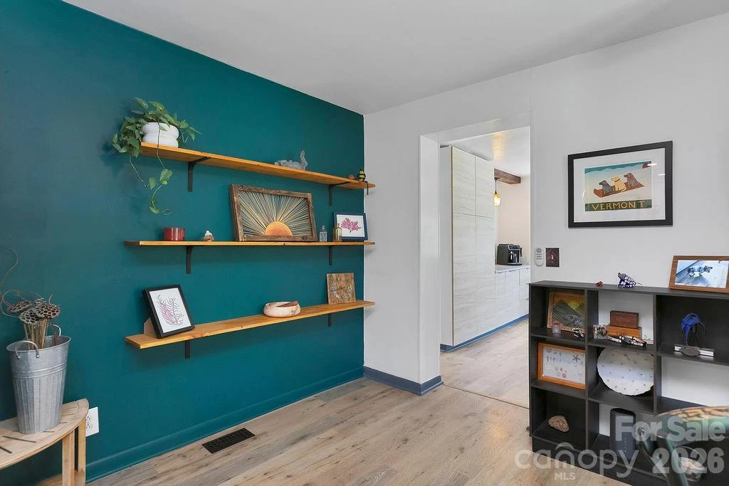 354 King Road - Photo 10