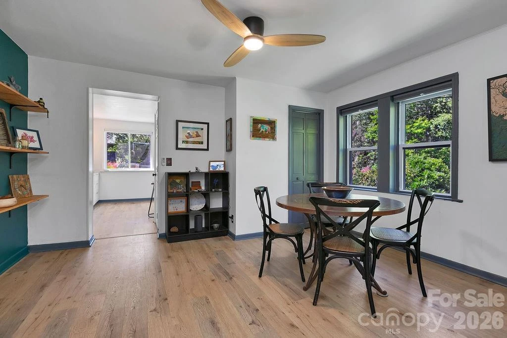 354 King Road - Photo 13