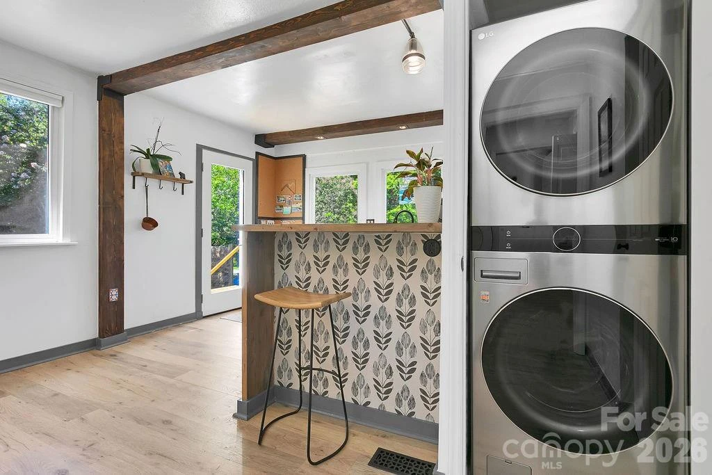 354 King Road - Photo 14