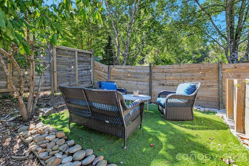 354 King Road - Photo 26