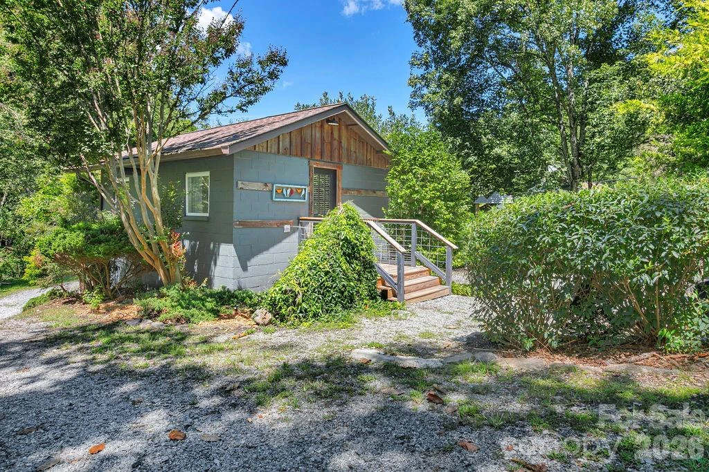 354 King Road - Photo 29
