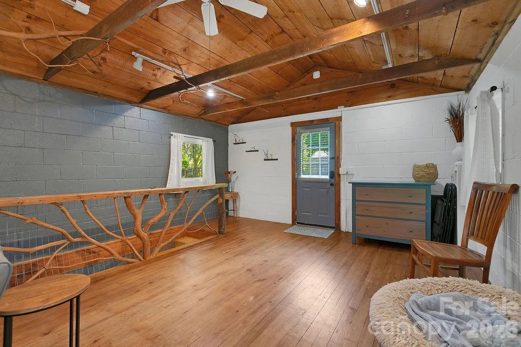 354 King Road - Photo 31