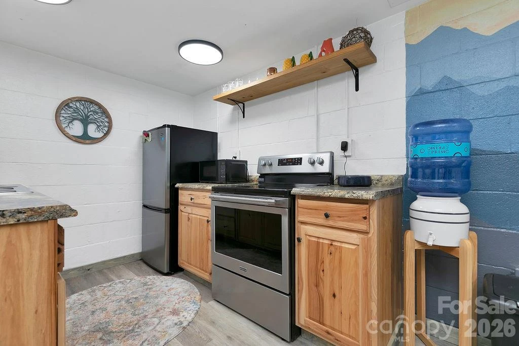 354 King Road - Photo 35