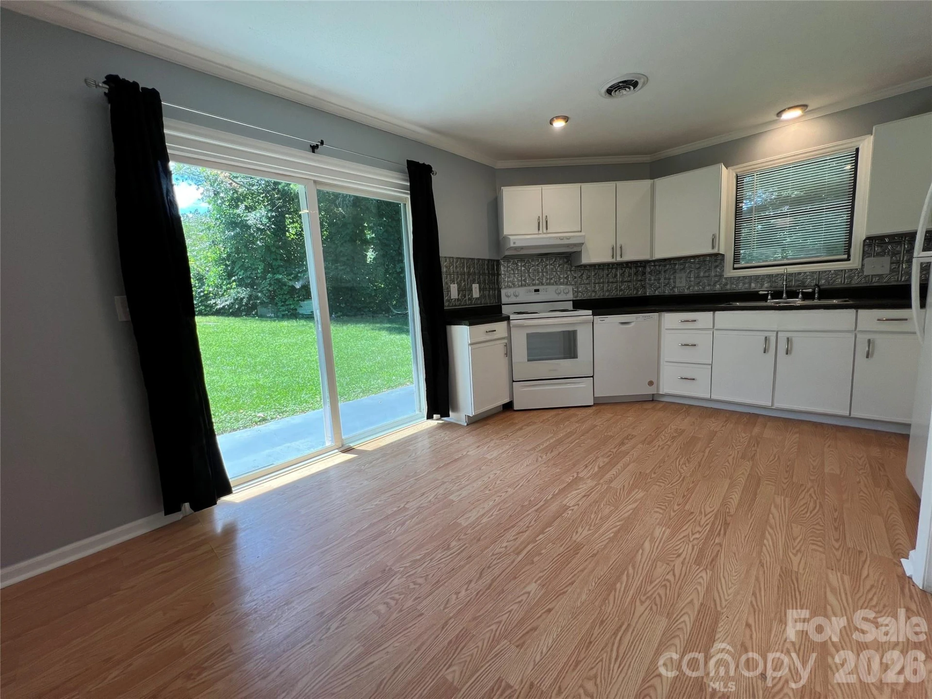 714 Farmington Circle - Photo 9