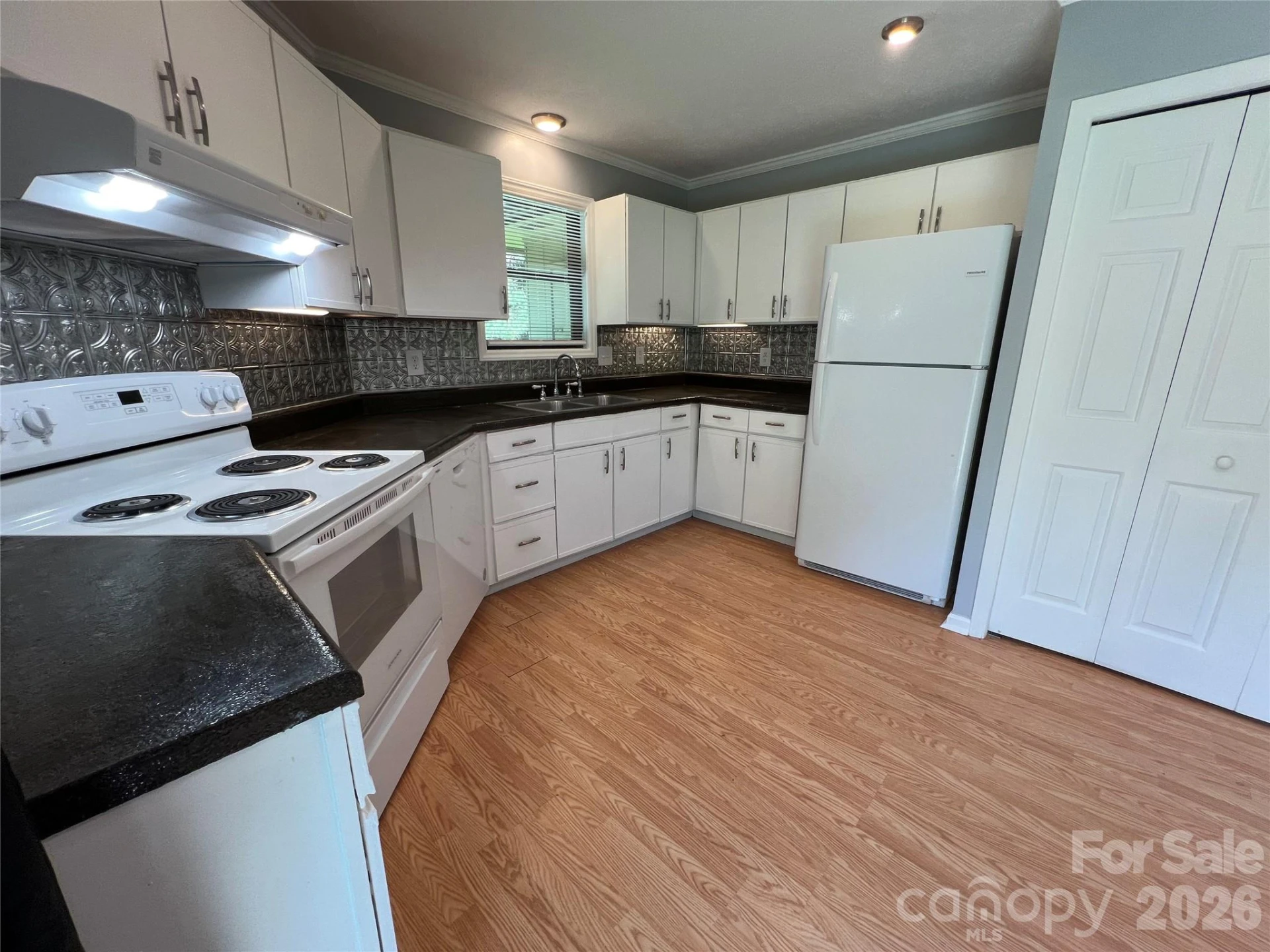 714 Farmington Circle - Photo 12