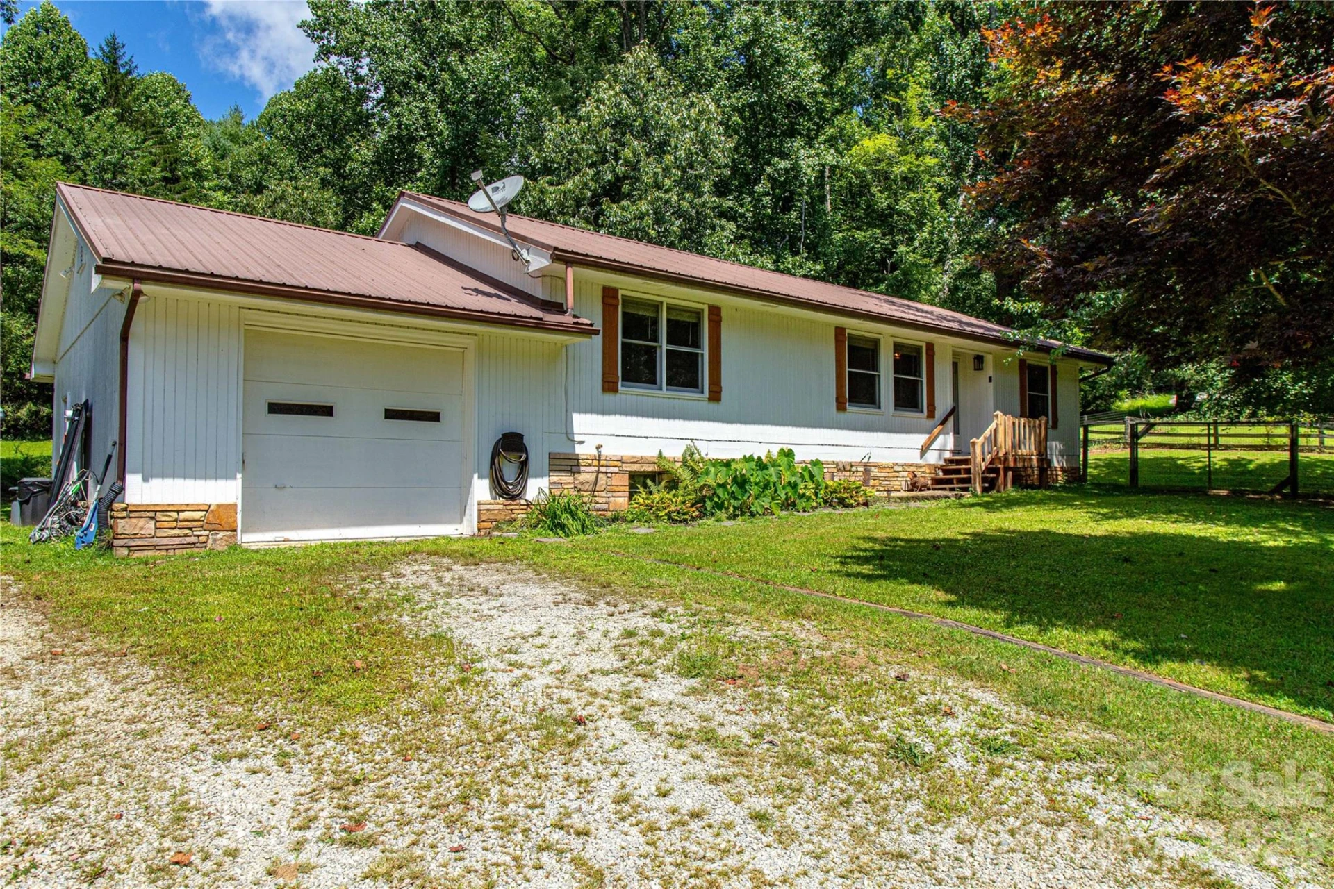 570 Flat Creek Valley Road - Photo 2