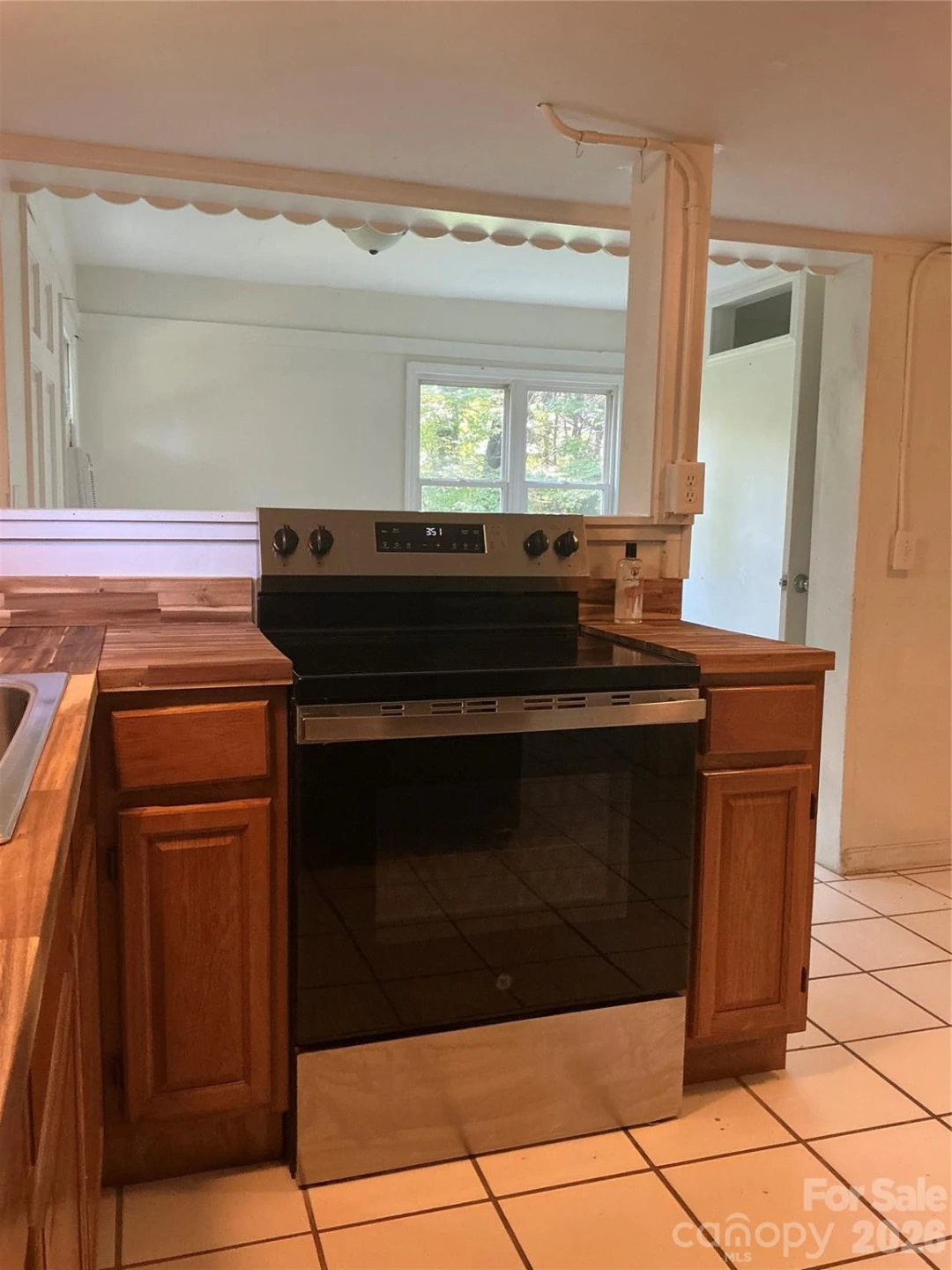 827 Forest Street - Photo 3