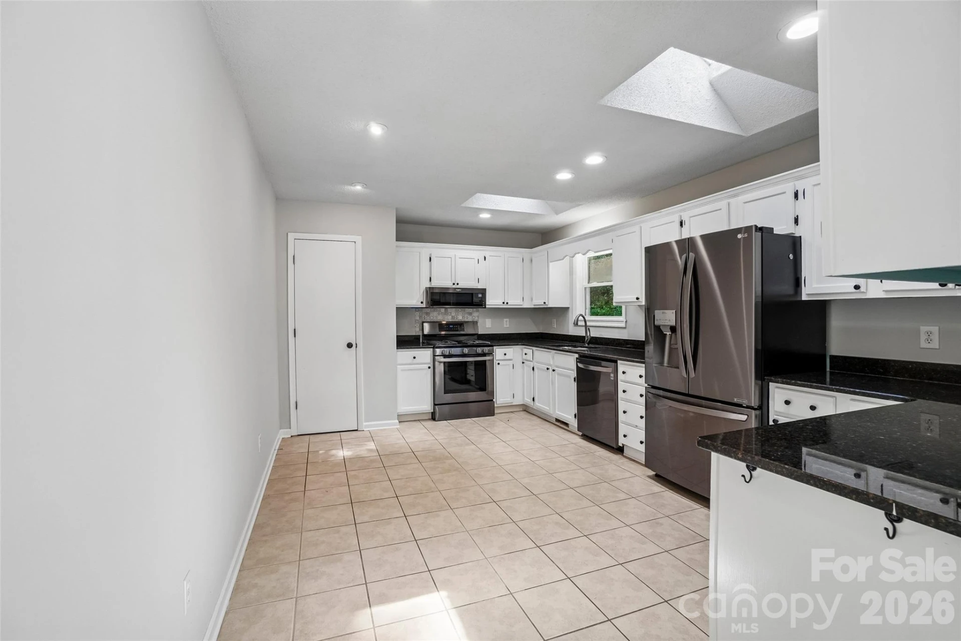 19 Jupiter Heights - Photo 2