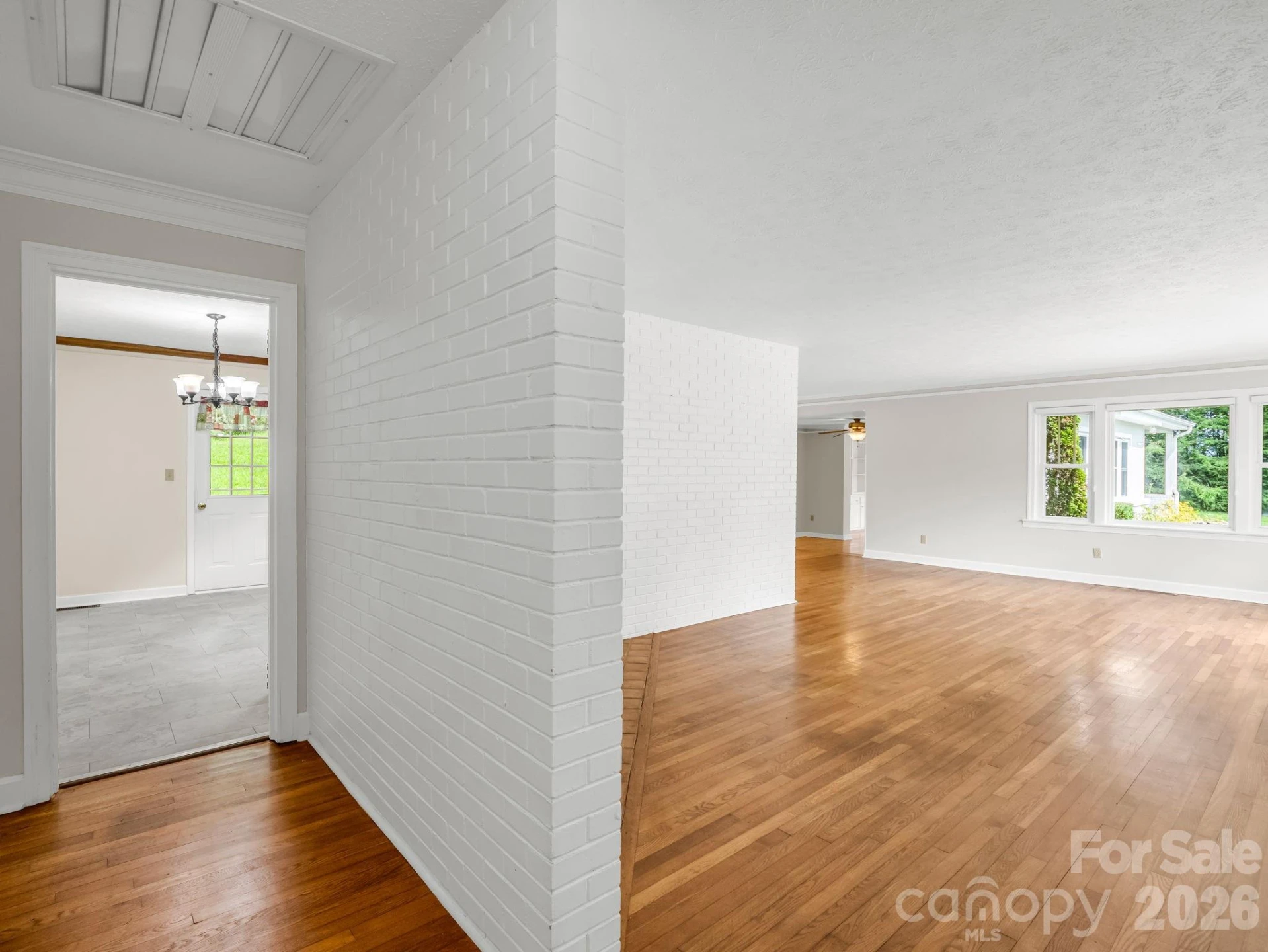 370 Orchard Circle - Photo 5