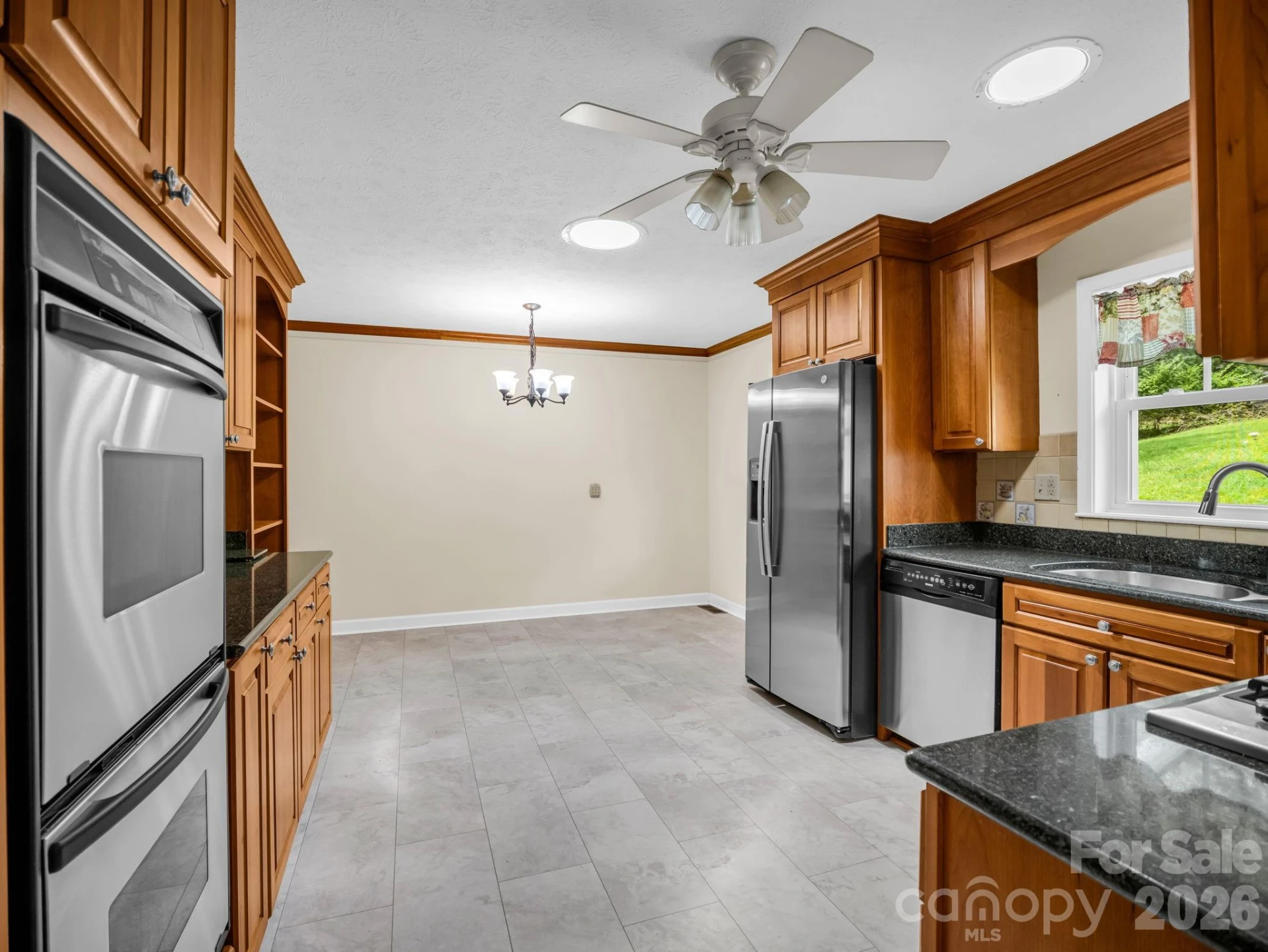370 Orchard Circle - Photo 11
