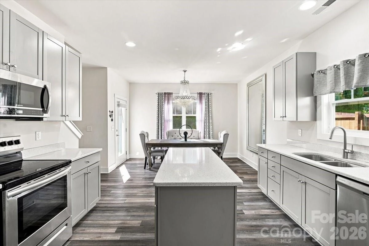 15 Hyde Park Place - Photo 13