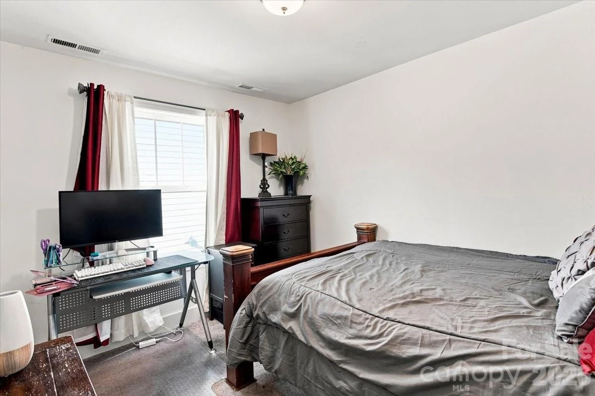 15 Hyde Park Place - Photo 28
