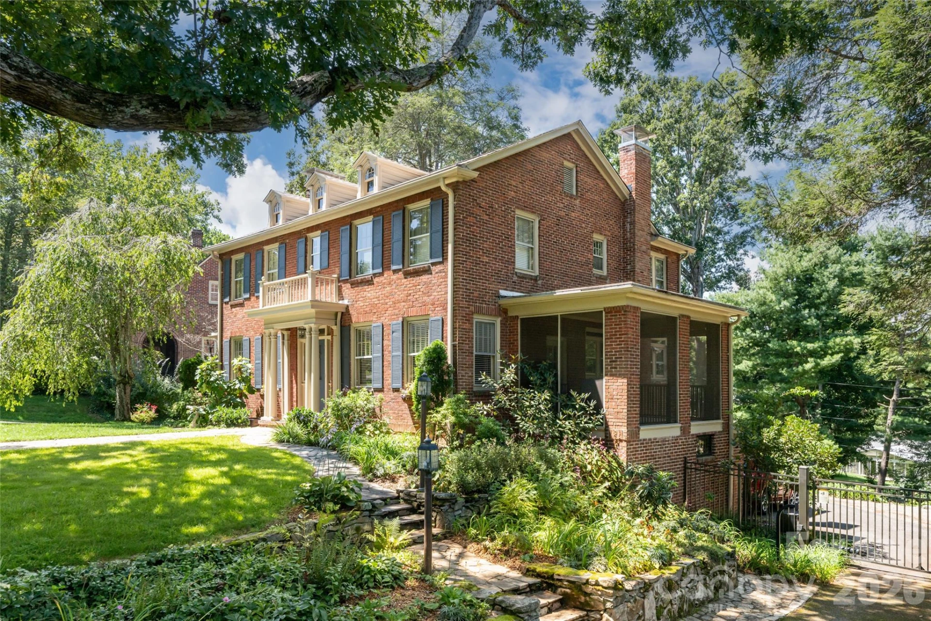 17 Lynwood Road - Photo 2