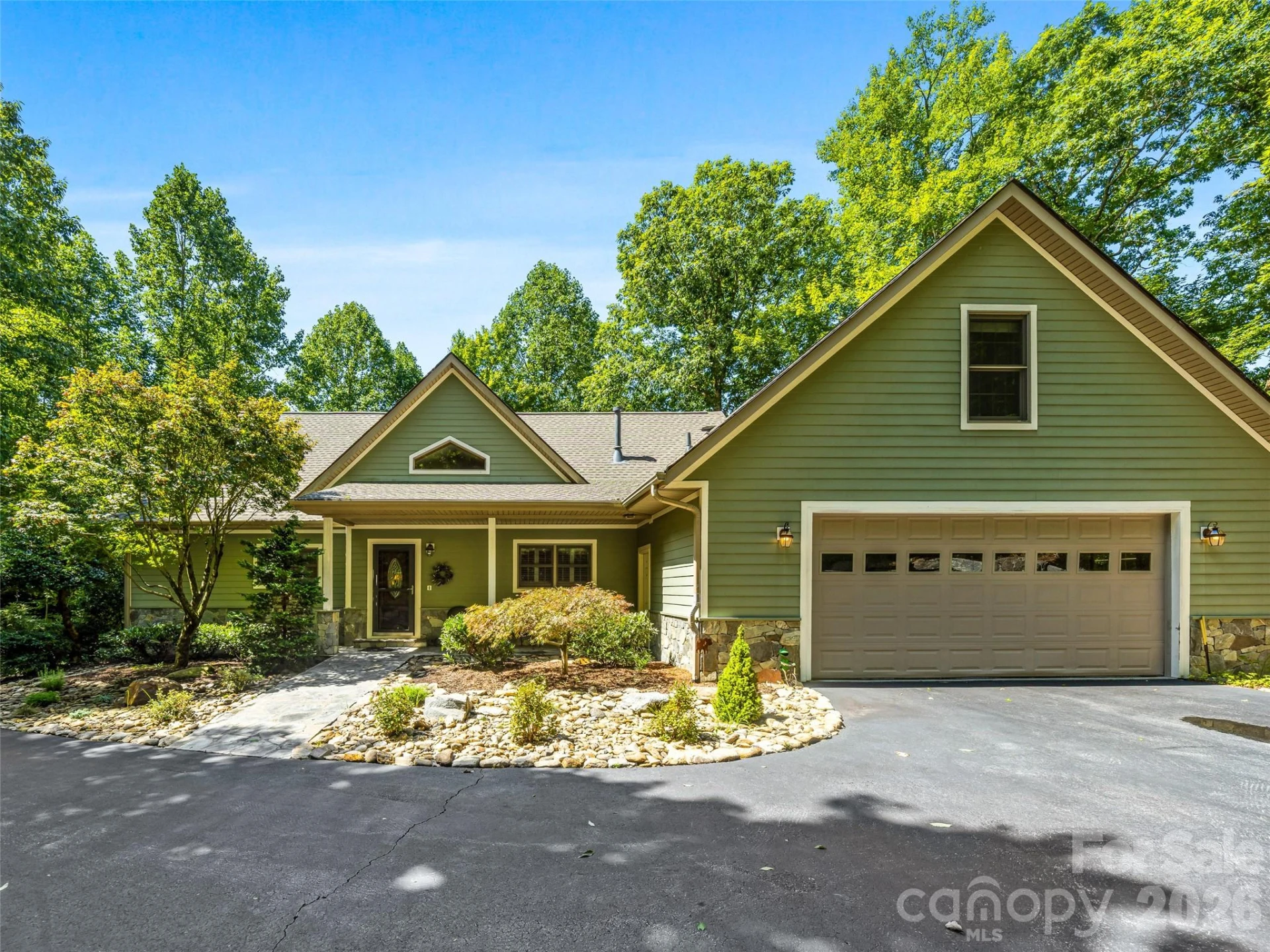 38 Mountain Crest Drive - Photo 4