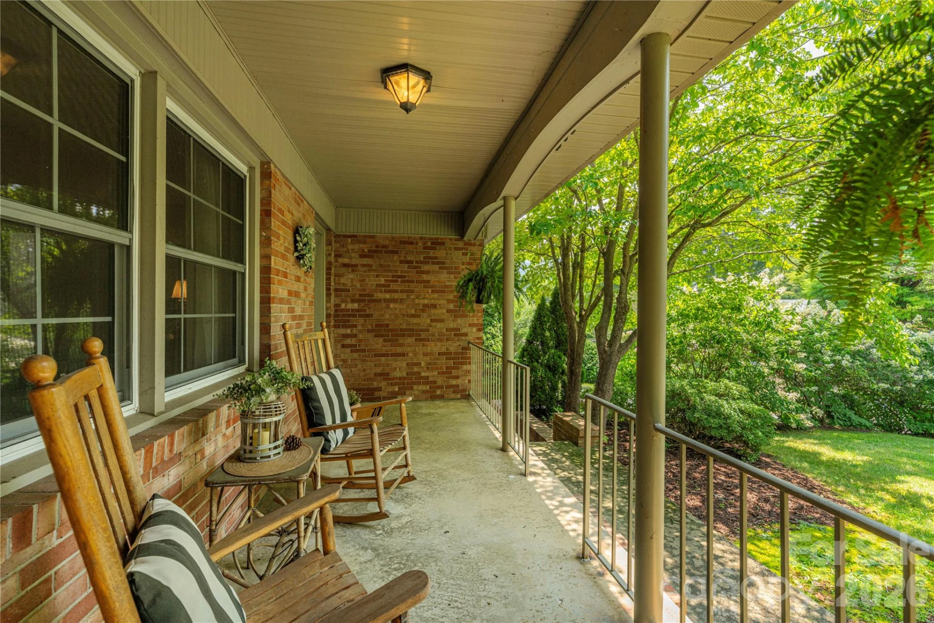 102 Azalea Drive - Photo 3