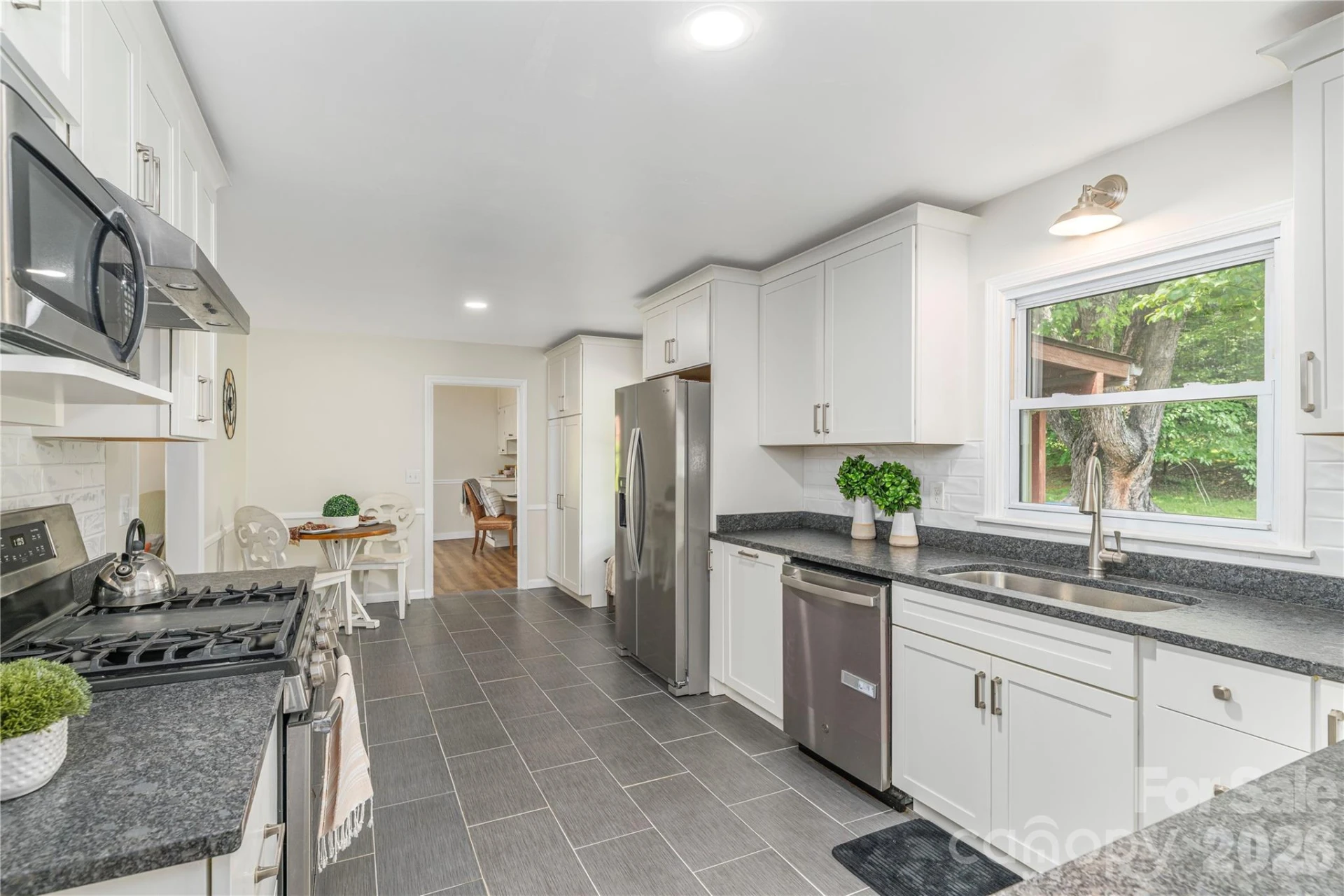102 Azalea Drive - Photo 7