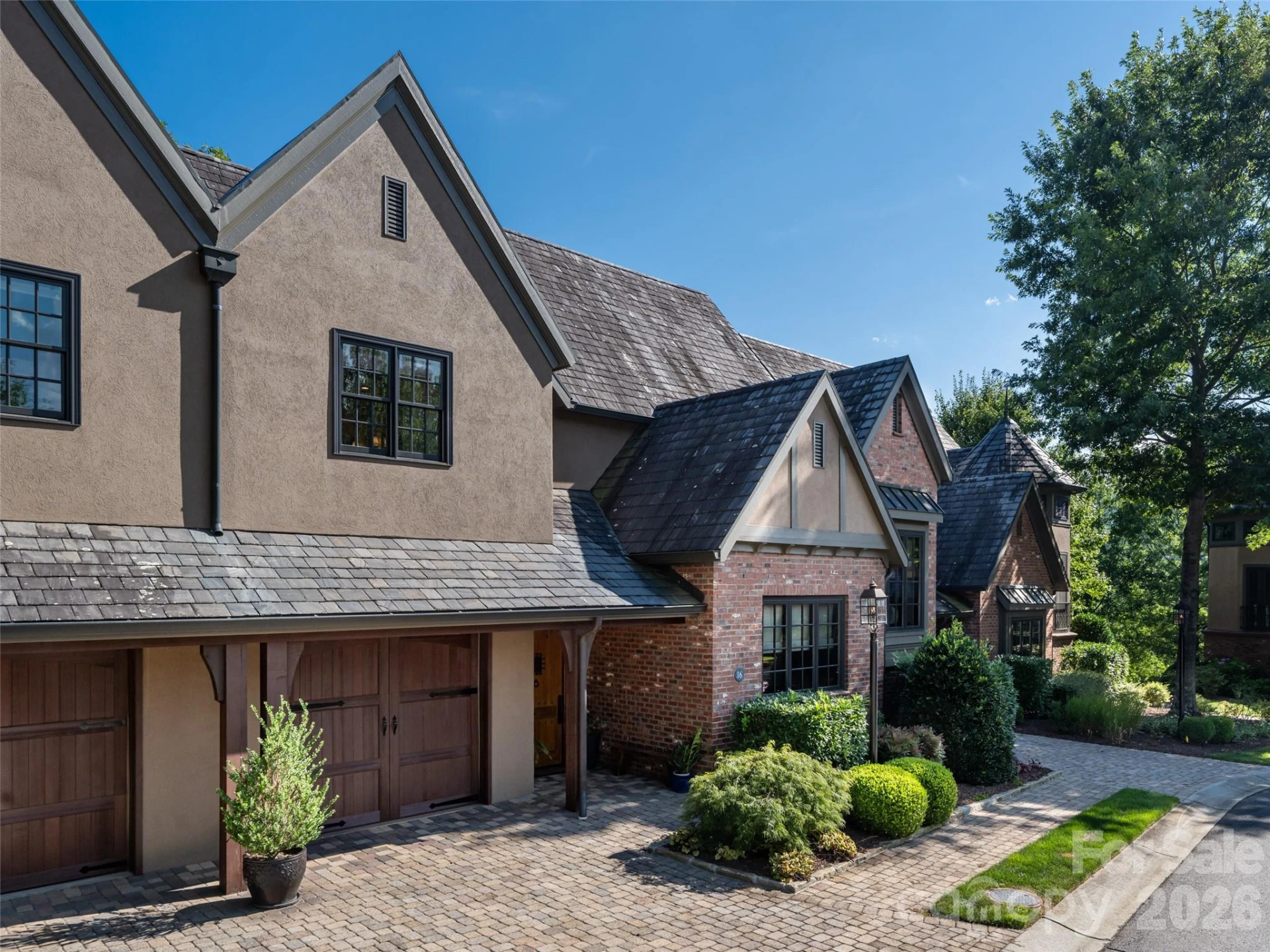 16 Village Oak Drive - Photo 2
