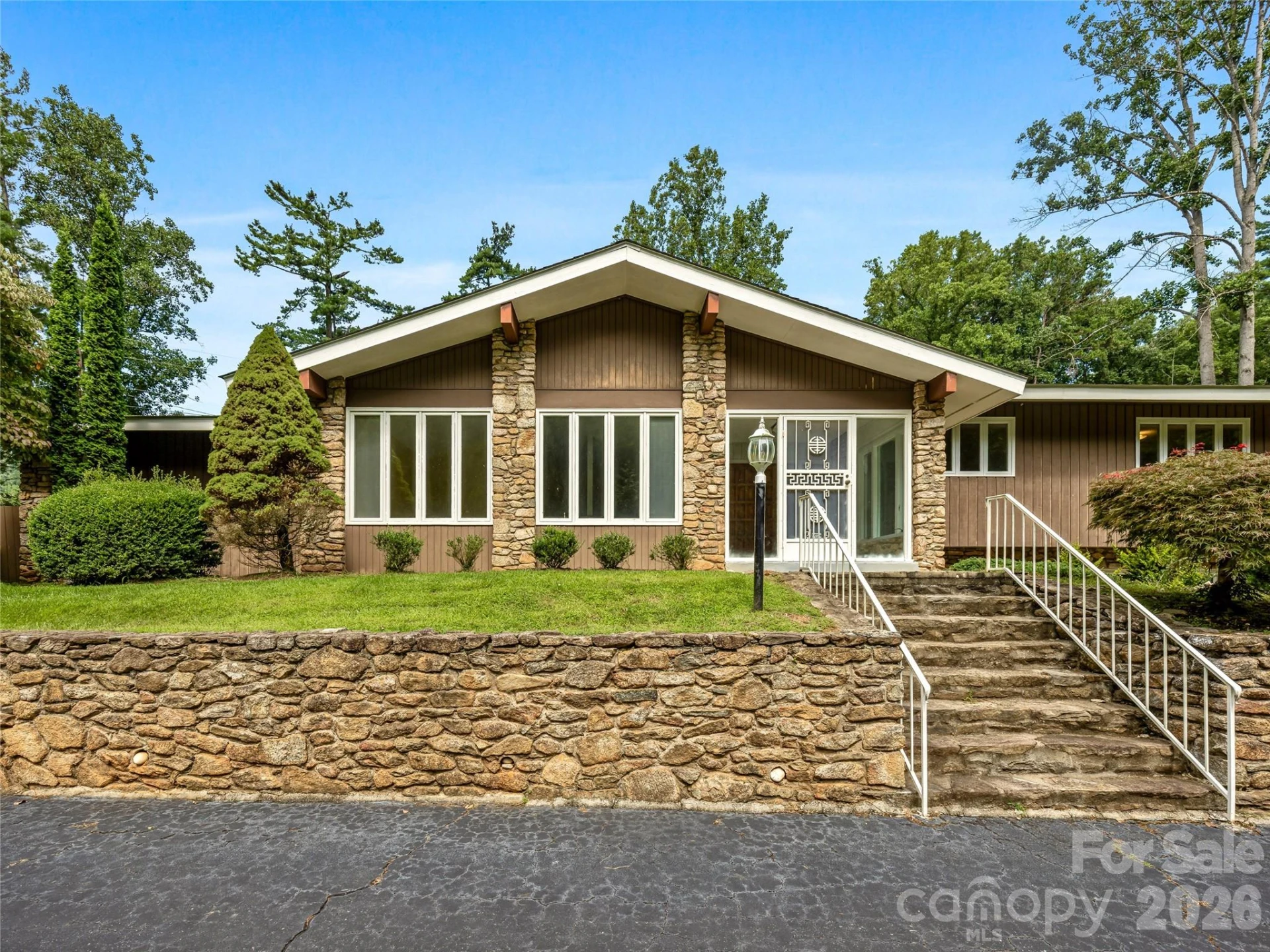 175 Robinhood Road - Photo 2