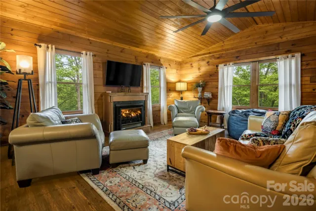 398 Locust Drive, Maggie Valley, NC, 28751