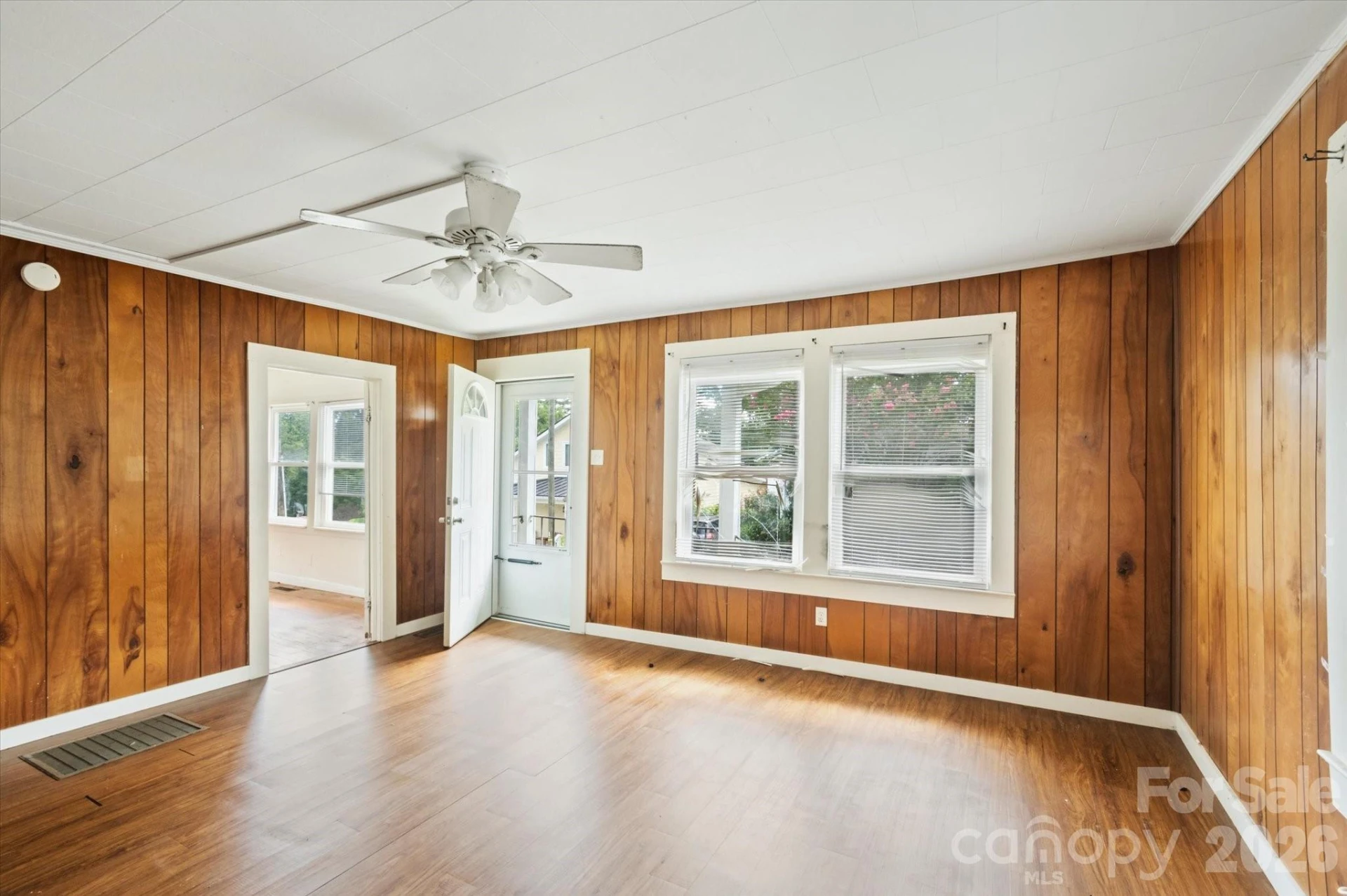 138 West Lane - Photo 4