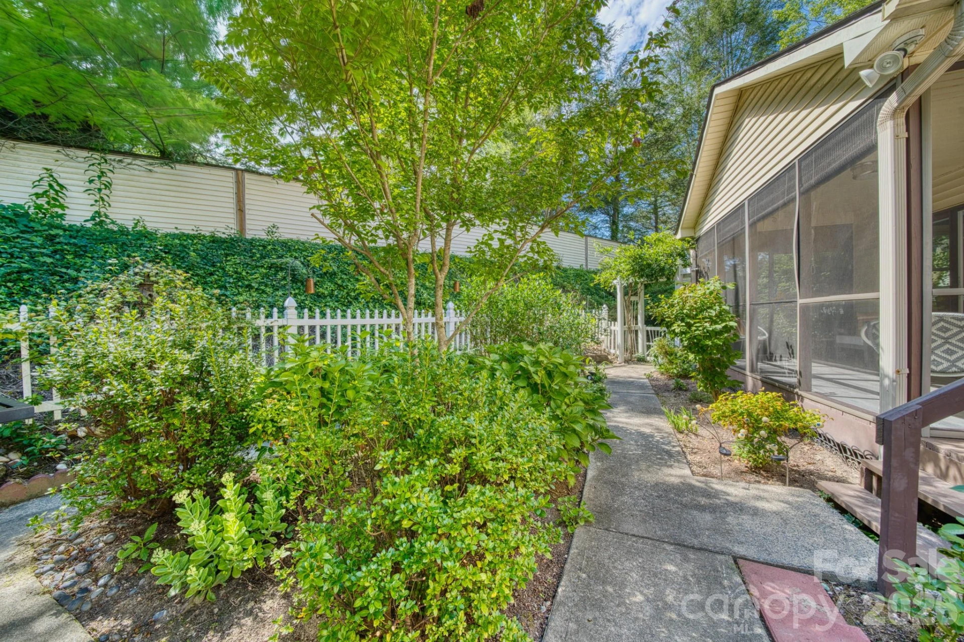130 Exeter Court - Photo 30
