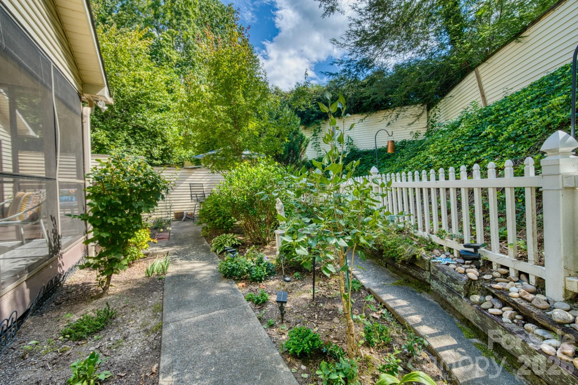 130 Exeter Court - Photo 34