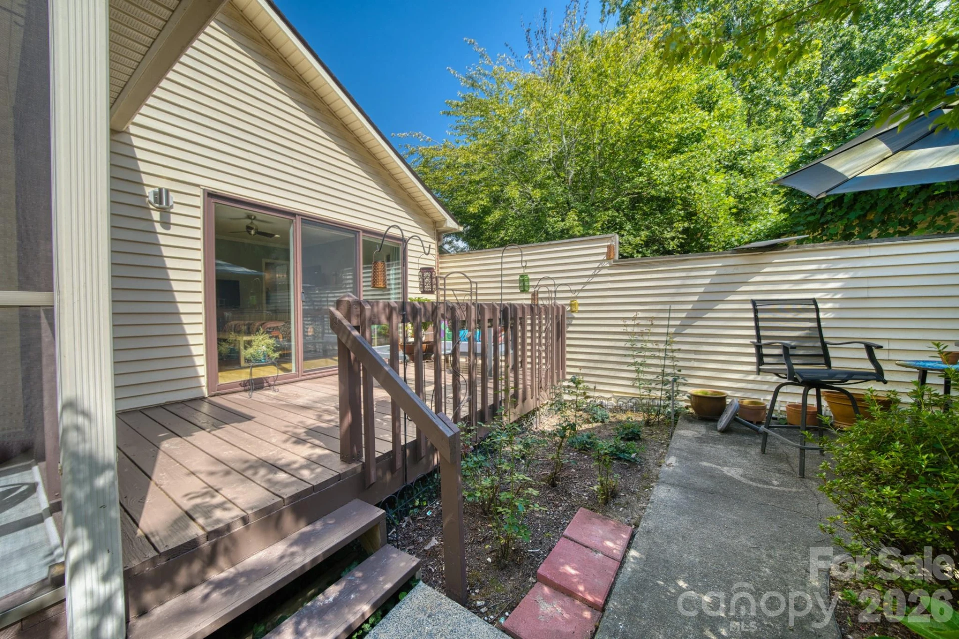 130 Exeter Court - Photo 36