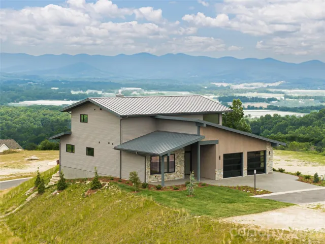 24 S Watchman Drive, Hendersonville, NC, 28791