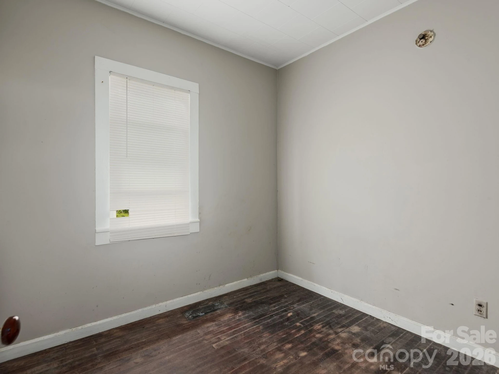 2652 Hendersonville Road - Photo 19