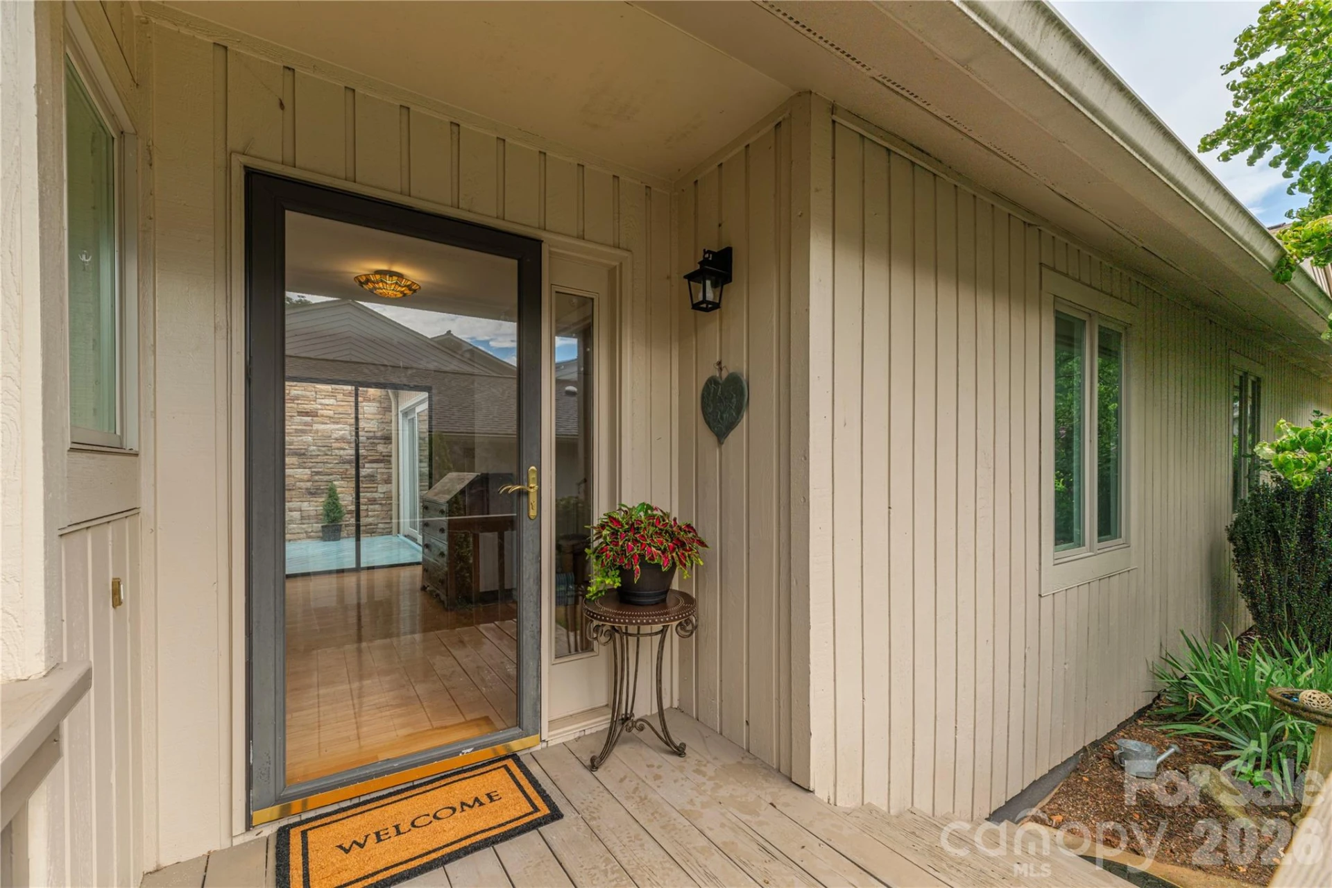 121 Deerlake Drive - Photo 4