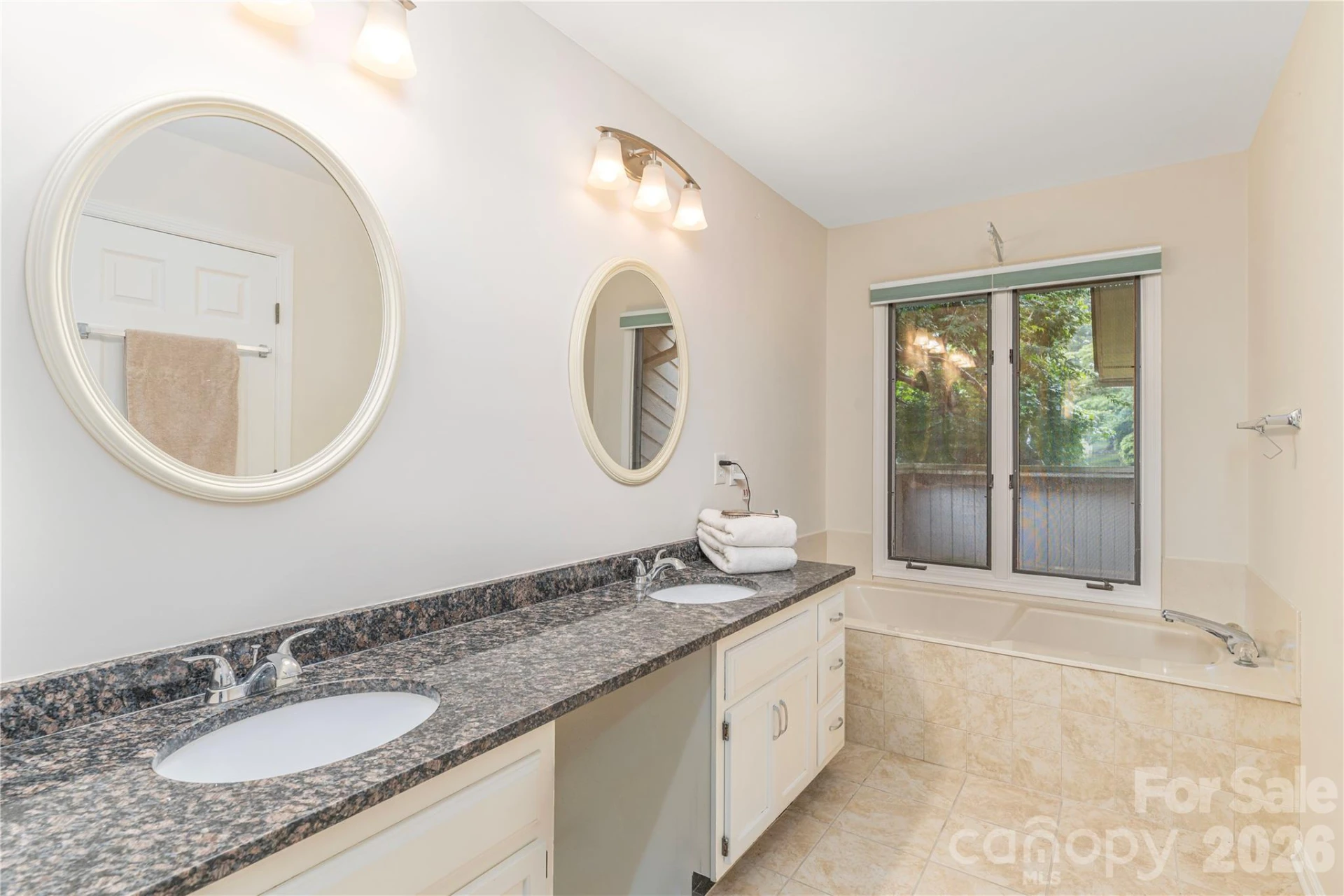 121 Deerlake Drive - Photo 13