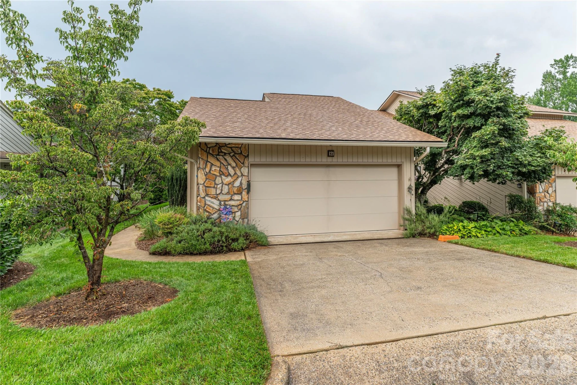121 Deerlake Drive - Photo 21