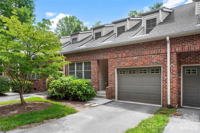156 B Wash Creek Drive, Hendersonville, NC, 28739