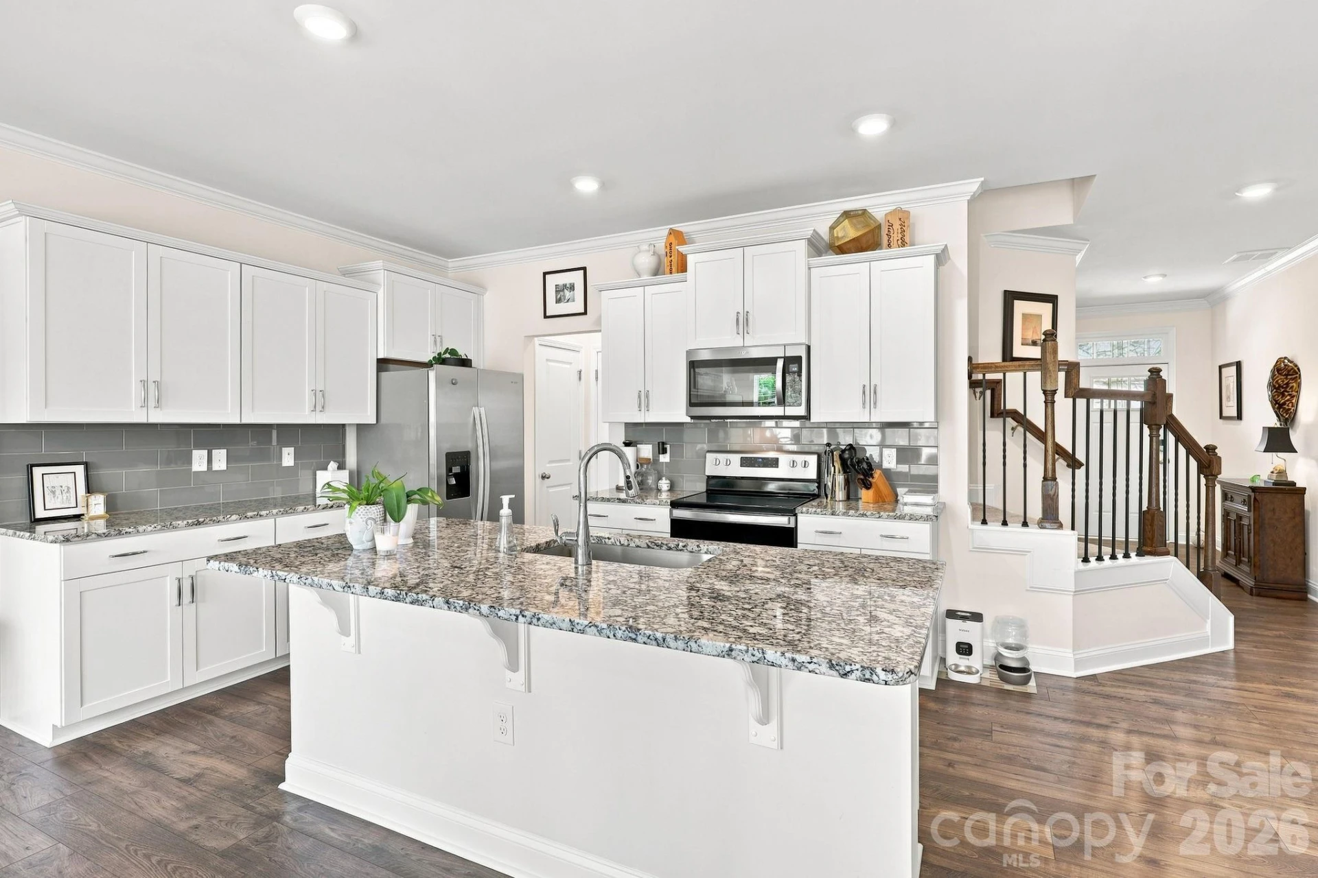 198 Creekview Road - Photo 2