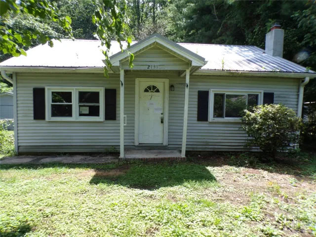 2131 Somerset Drive, Hendersonville, NC, 28791