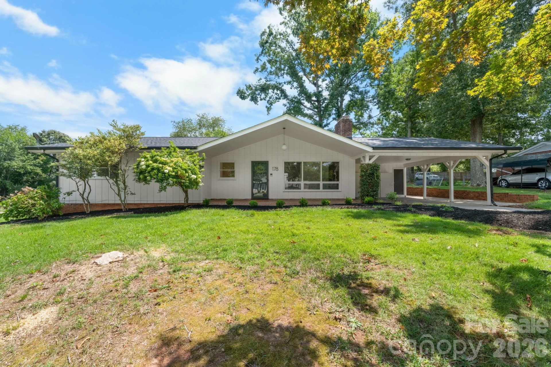 178 Trailwood Drive - Photo 2