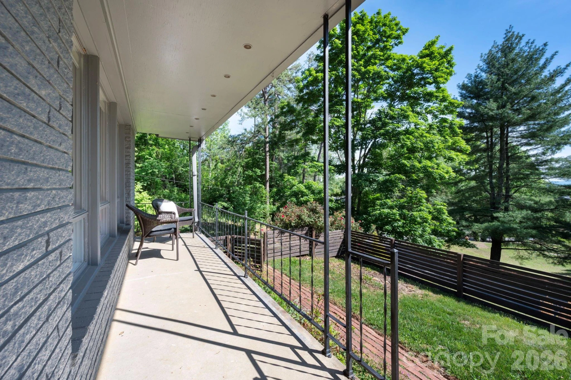 301 Stratford Road - Photo 2