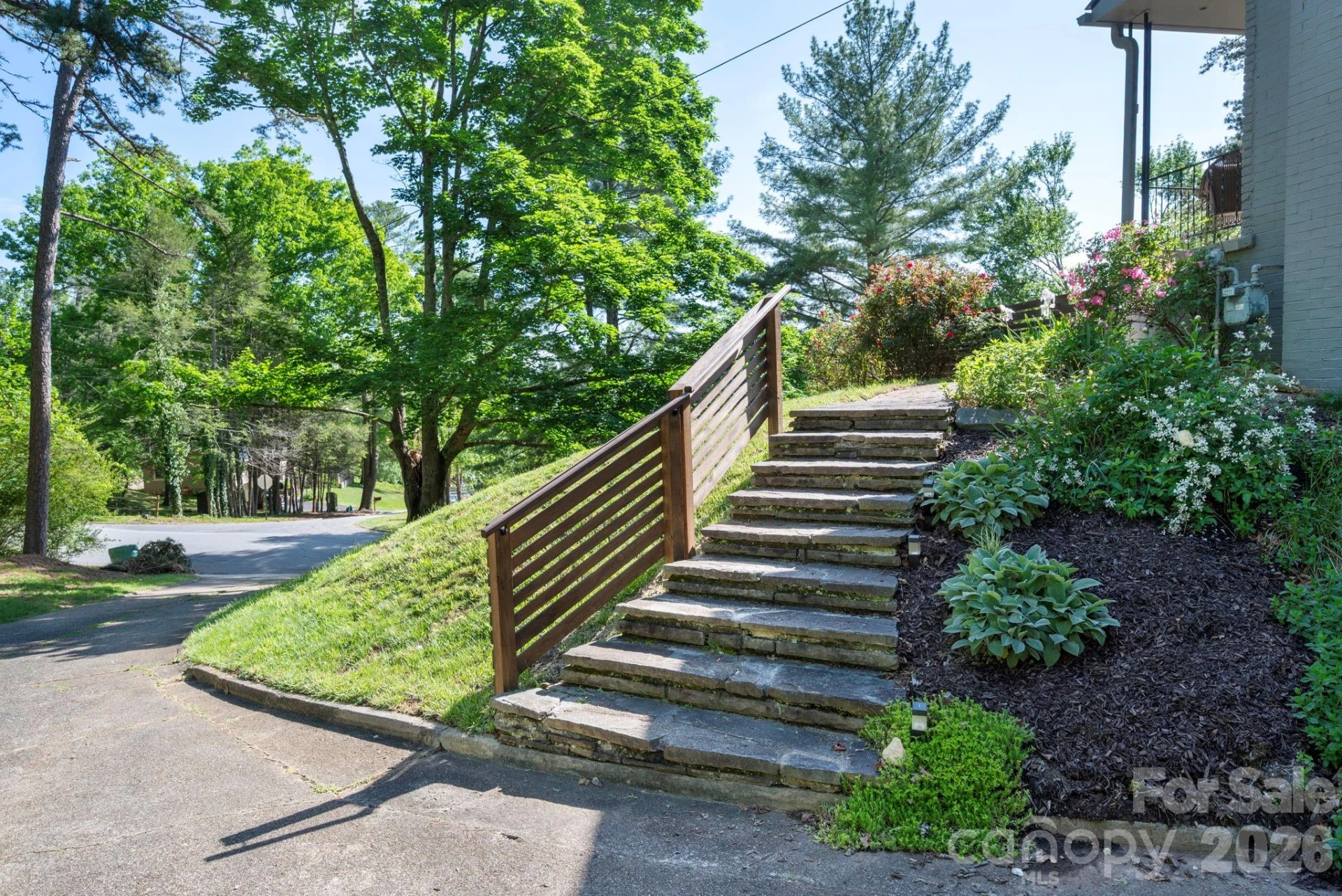 301 Stratford Road - Photo 3
