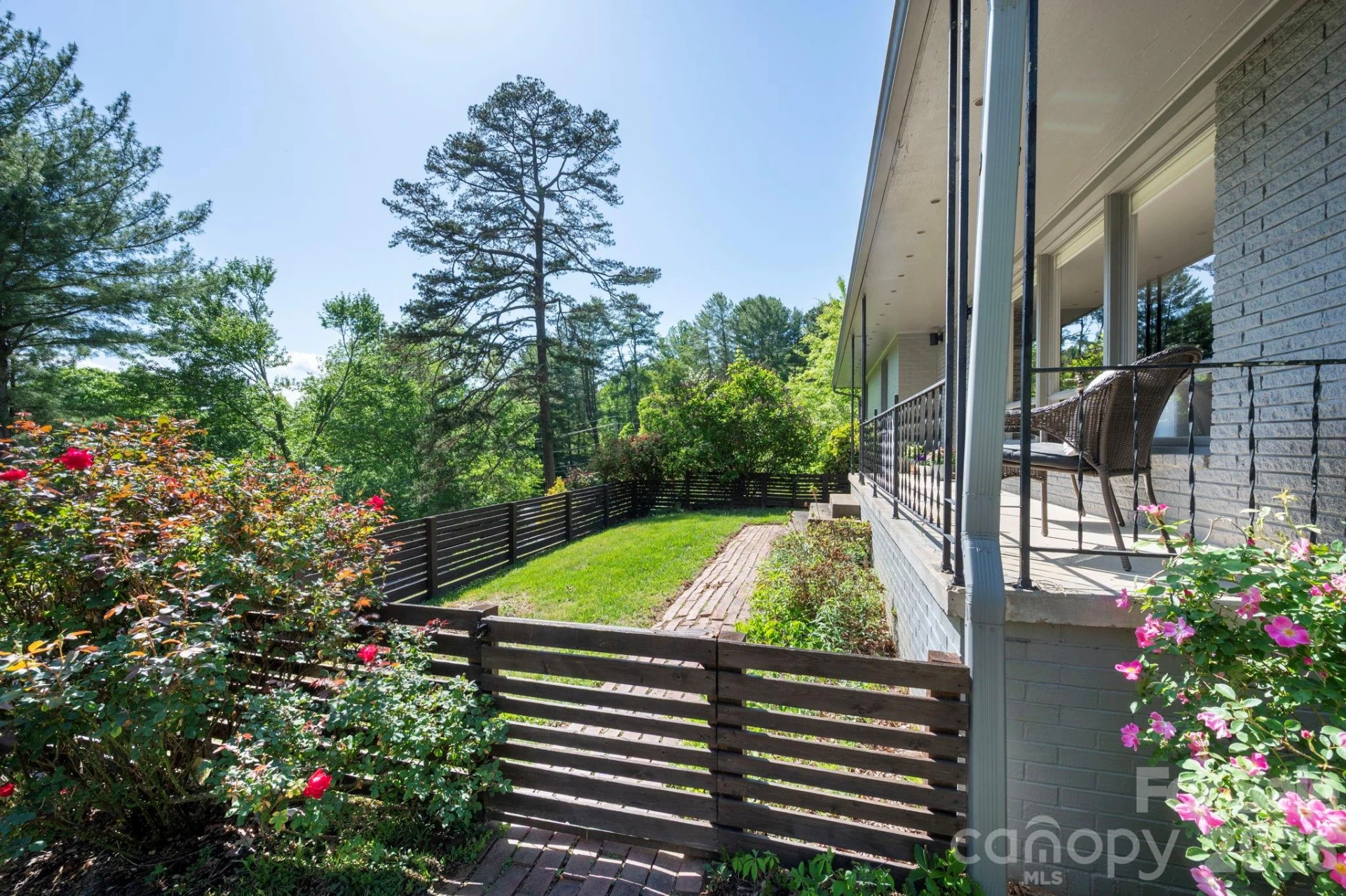 301 Stratford Road - Photo 5
