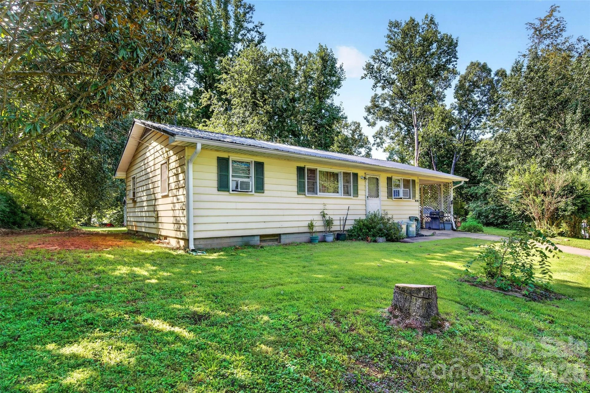 55 Edwards Drive - Photo 3