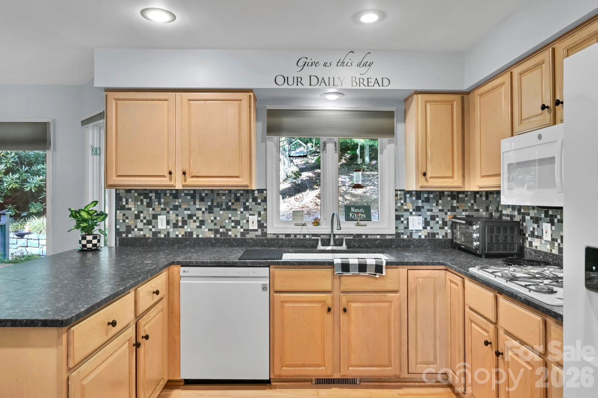 25 Weston Heights Drive - Photo 12