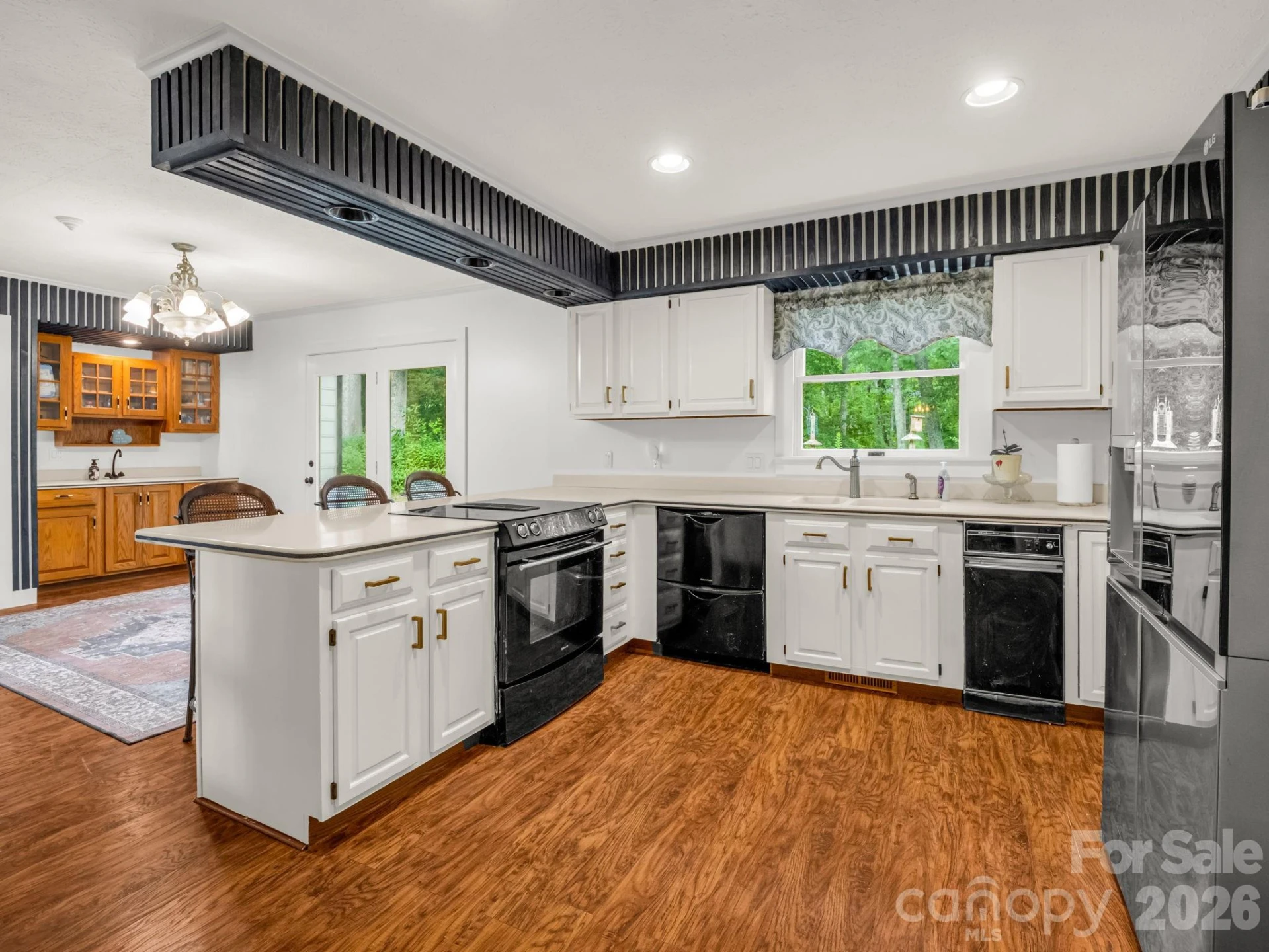 213 Raintree Drive - Photo 10